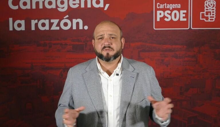Torres: “El campamento se amplía porque el PP bloquea un acuerdo global en España sobre inmigración”