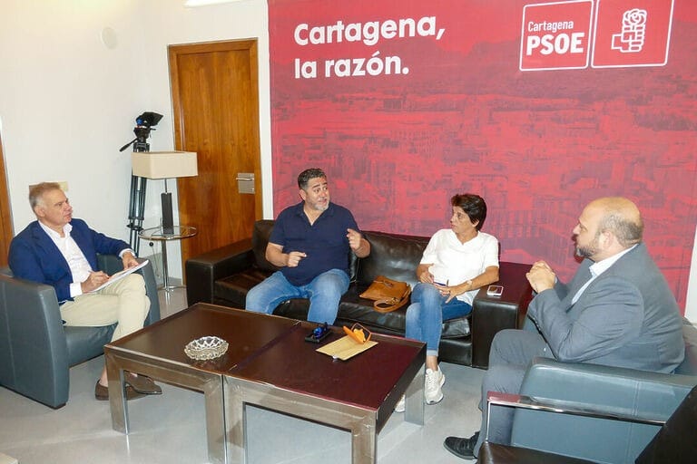 Torres denuncia que el transporte urbano está “al borde del colapso” por la mala gestión del Gobierno de Arroyo