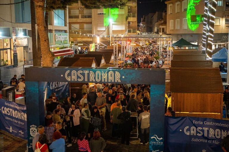 El flamenco, la solidaridad y el arroz de Magoga se cuelan en la segunda jornada de Gastromar en Los Alcázares
