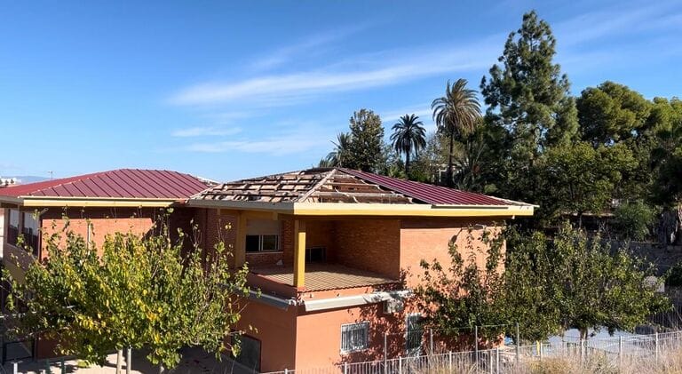 El PSOE de Murcia denuncia que las obras en los colegios continúan un mes y medio después del inicio del curso escolar