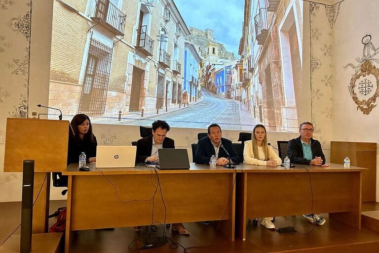 Mula acoge un intercambio de experiencias entre grupos de desarrollo rural de Rumanía y Murcia