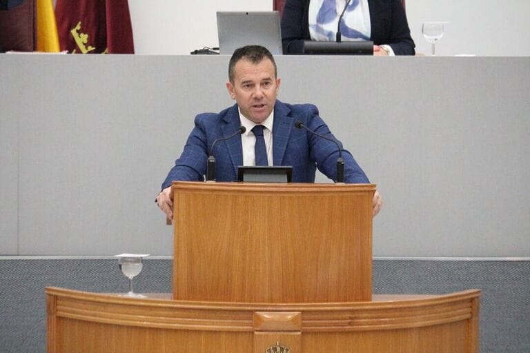 Fernando Moreno: “La desaladora de Escombreras es una puñalada a la Región, por la que se desangra año tras año”