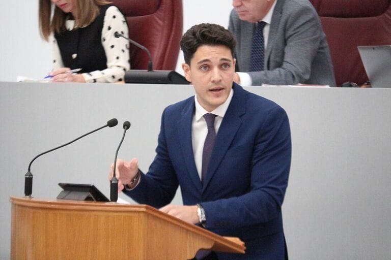 El PSOE solicita proteger de forma permanente las viviendas públicas en la Región de Murcia