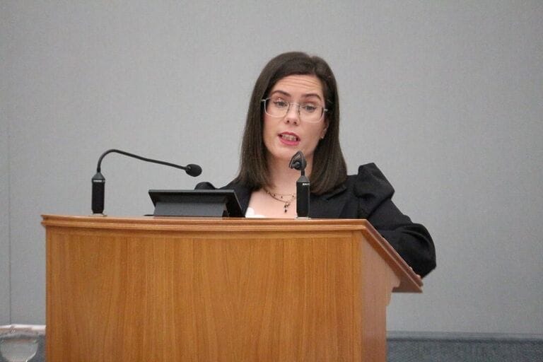 El PSOE consigue aprobar por unanimidad una moción para que el Gobierno regional pague las ayudas a la dependencia del 1 al 3 de cada mes