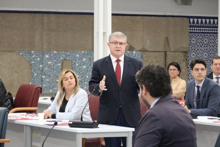 Pepe Vélez: “Si López Miras no cambia de actitud, será el responsable de que la Región no tenga presupuestos y siga hundida en un pozo sin fondo”