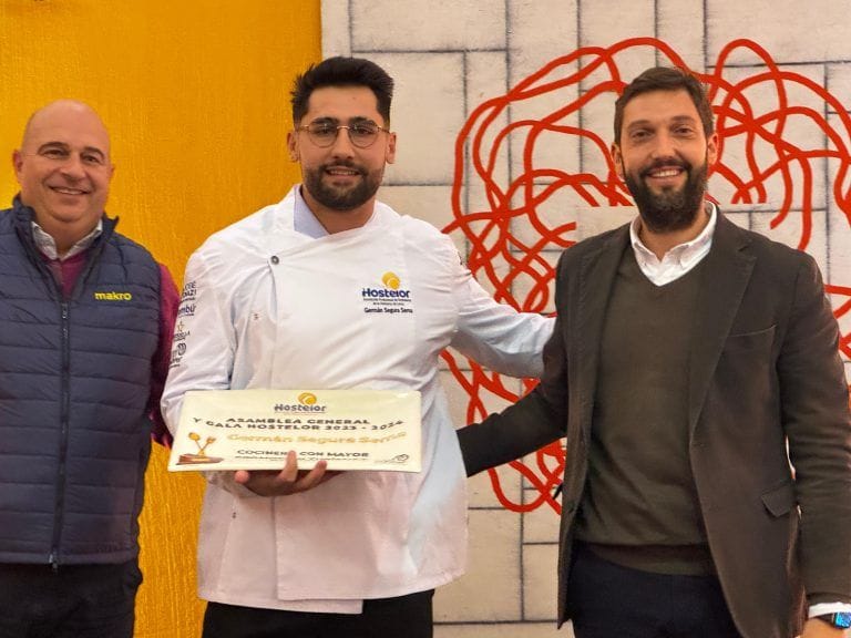 Hostelor exige mayor compromiso político para impulsar el turismo local en su Asamblea y Gala anual