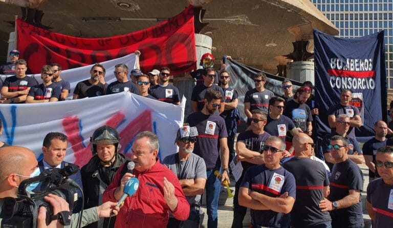 Los bomberos del CEIS denuncian incumplimientos del Gobierno regional y exigen soluciones urgentes