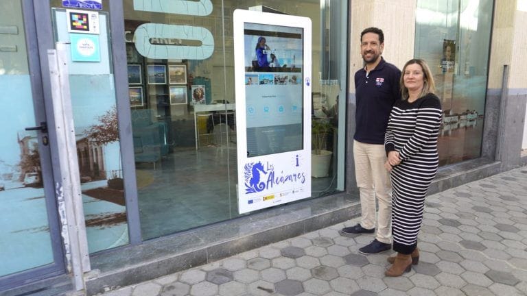 Los Alcázares moderniza sus oficinas de turismo para garantizar la accesibilidad con fondos europeos