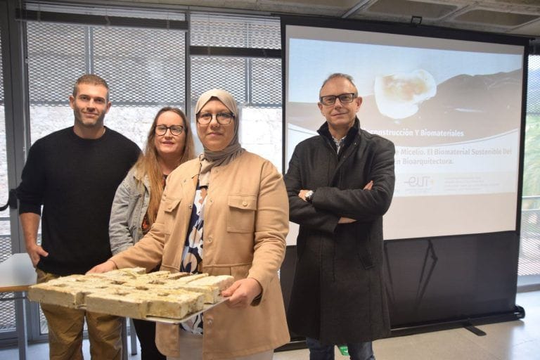 Investigadores de la UPCT desarrollan ladrillos biodegradables con hongos y residuos agrícolas