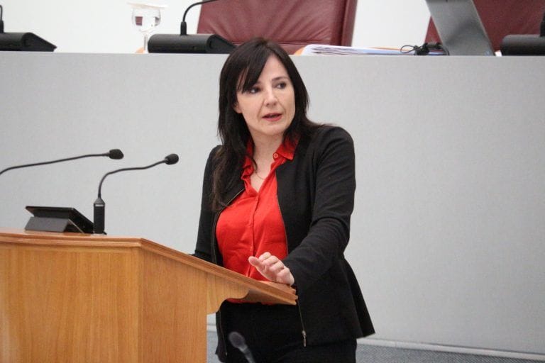 Marisol Sánchez acusa al PP de “replicar los mensajes de los agresores” y de usar la violencia de género para hacer política