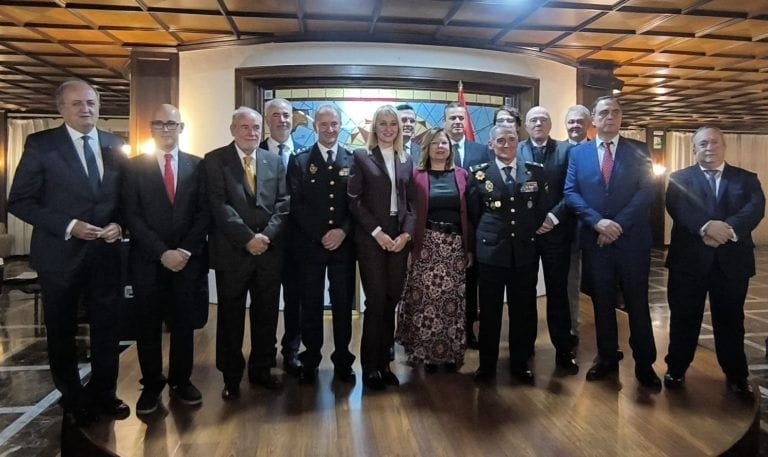 La entrega de Bastones de Mando Policial reúne a la sociedad regional en Cartagena
