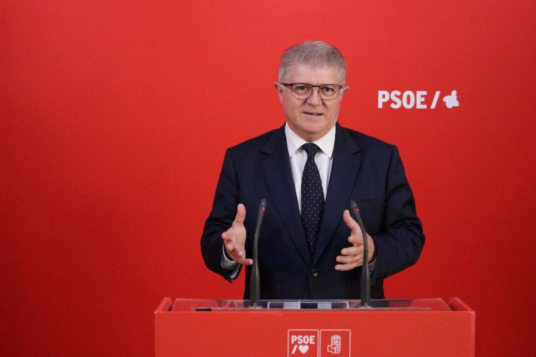 Vélez critica la falta de compromiso de López Miras en la Conferencia de Presidentes