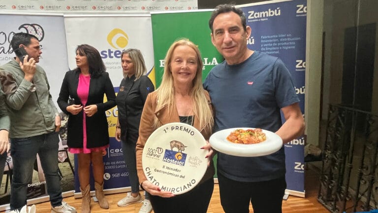 Las manitas con garbanzas de Restaurante Paredes triunfan en las II Jornadas Gastronómicas del chato murciano en Lorca