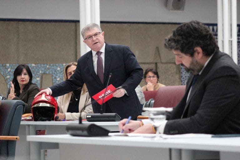 Pepe Vélez acusa a López Miras de irresponsabilidad política y de fomentar la confrontación con el Gobierno de España