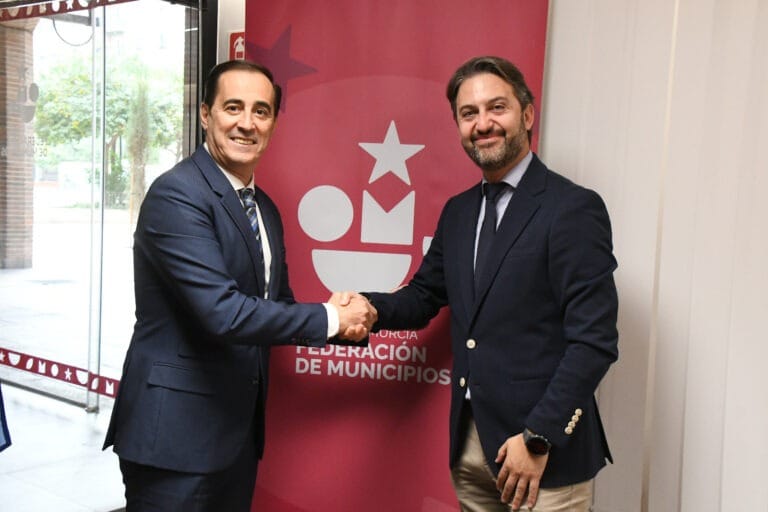 El COITIRM y la Federación de Municipios firman un convenio para unificar criterios técnicos en licencias de actividad