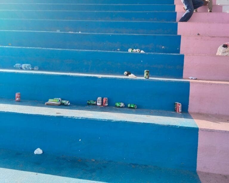 El PSOE denuncia el abandono del campo de fútbol 'Mundial 82 Paco El Lomas' en Lorca