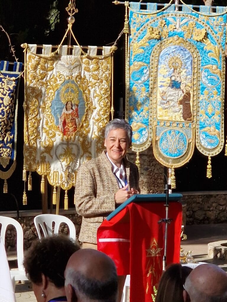 El Santuario de Nuestra Señora de la Esperanza celebra con éxito el Primer Encuentro de Vírgenes Coronadas