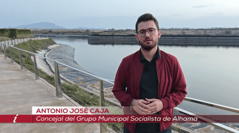 El lago de Condado de Alhama sigue insalubre por la inacción del Gobierno local