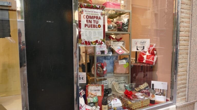 El PSOE de Molina de Segura exige la reapertura del parking del Ayuntamiento para apoyar al comercio local en Navidad