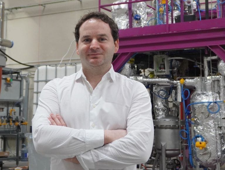 Diseñan un reactor de reciclaje de plásticos que reduce el gasto energético en un 50%