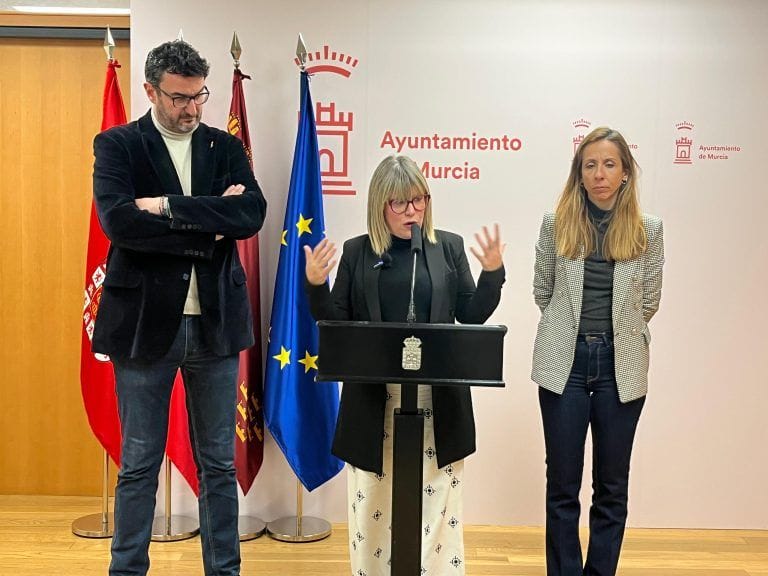 El PSOE acusa al PP de mentir sobre la incorporación de nuevos funcionarios en Murcia