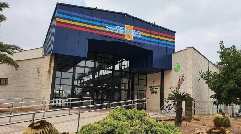 Cartagena celebra la 'III Gran Rosconada Solidaria' con 600 raciones de roscón y 100 litros de chocolate