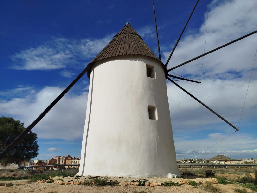 El Partido Cantonal de Cartagena exige la recuperación de la maquinaria de los molinos de viento para su uso turístico
