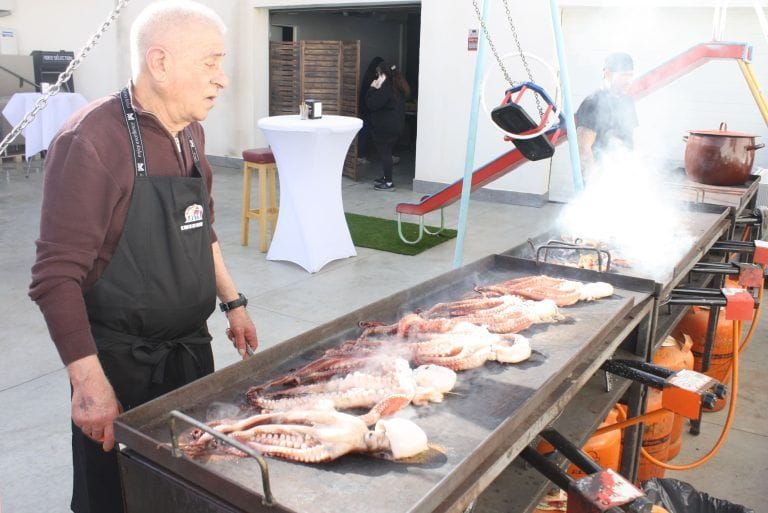 Cartagena celebra las tradiciones en las II Jornadas del Pulpo de San Antón