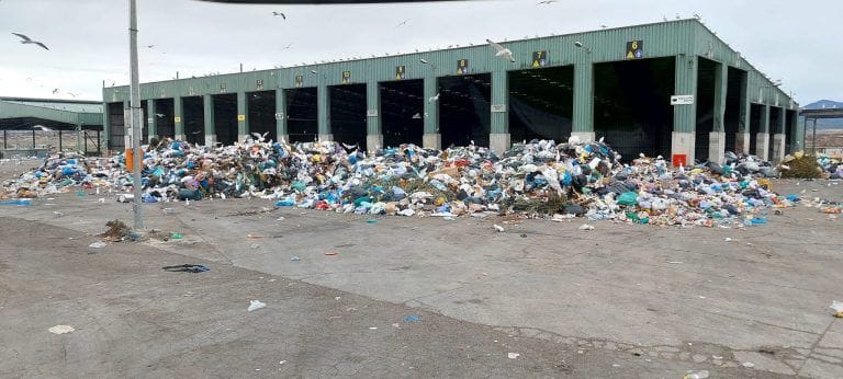 El PSOE denuncia la acumulación de residuos en Lorca y exige responsabilidades al Gobierno municipal