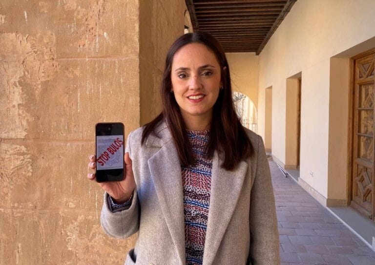 PP y VOX rechazan un plan del PSOE para combatir la desinformación en los institutos en Lorca