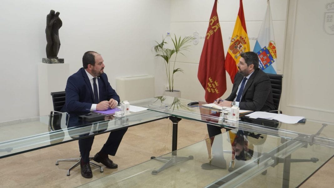 Los Alcázares reclama mejoras urgentes en sanidad, educación e infraestructuras al Gobierno regional