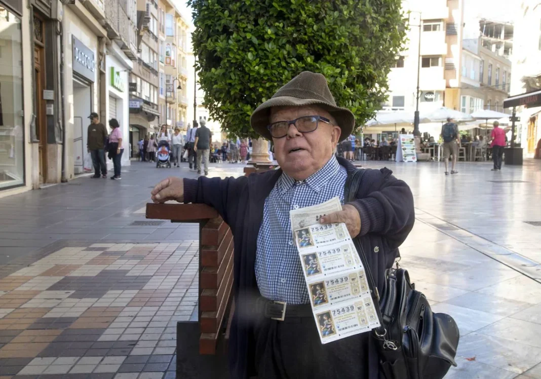 Cartagena rinde homenaje a Antoñico 'El Lotero' en el primer aniversario de su fallecimiento