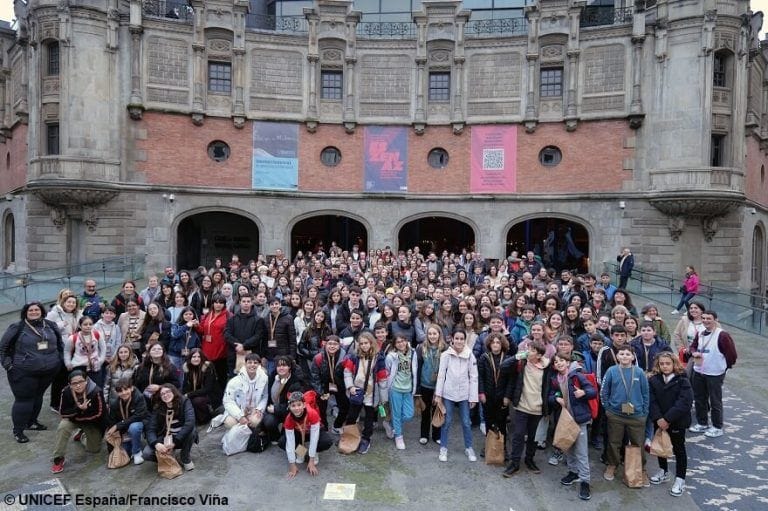 Más de 180 niños y adolescentes se unen en Bilbao para luchar contra la violencia infantil