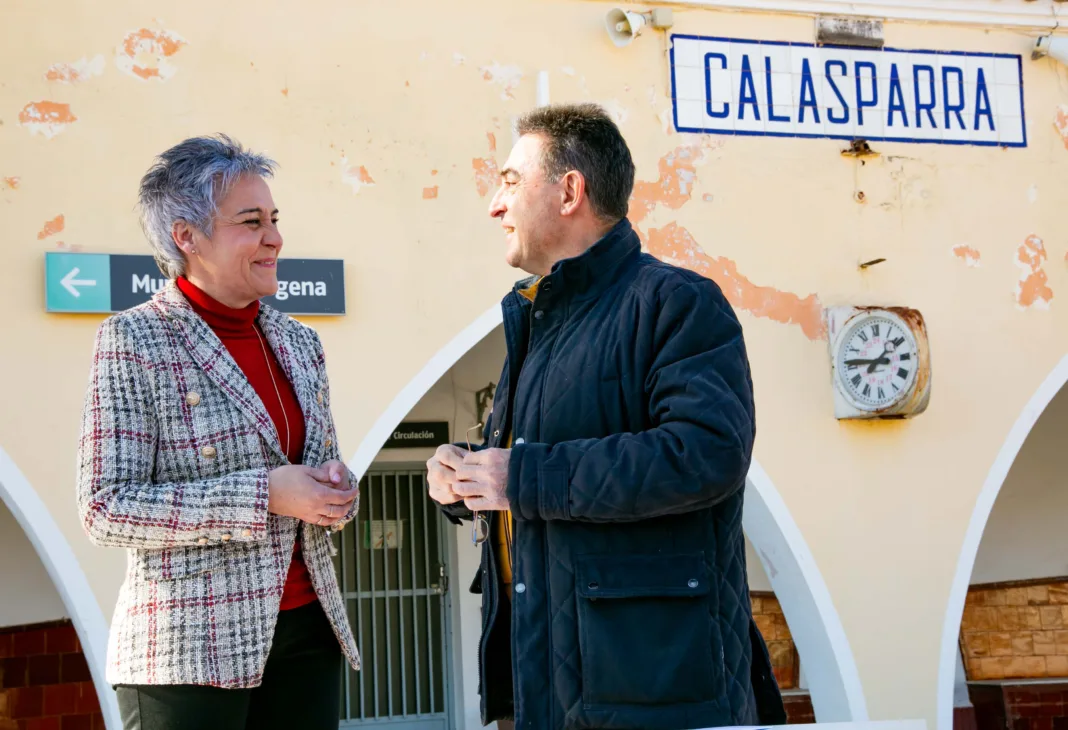 Calasparra firma un contrato de arrendamiento con ADIF para rehabilitar la estación de tren