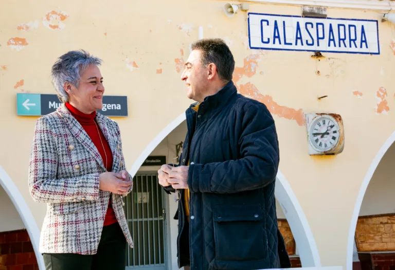 Calasparra firma un contrato de arrendamiento con ADIF para rehabilitar la estación de tren