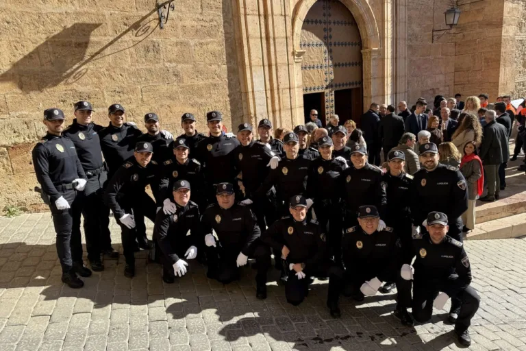Mula homenajea a su Policía Local en el día de su patrón, San Blas