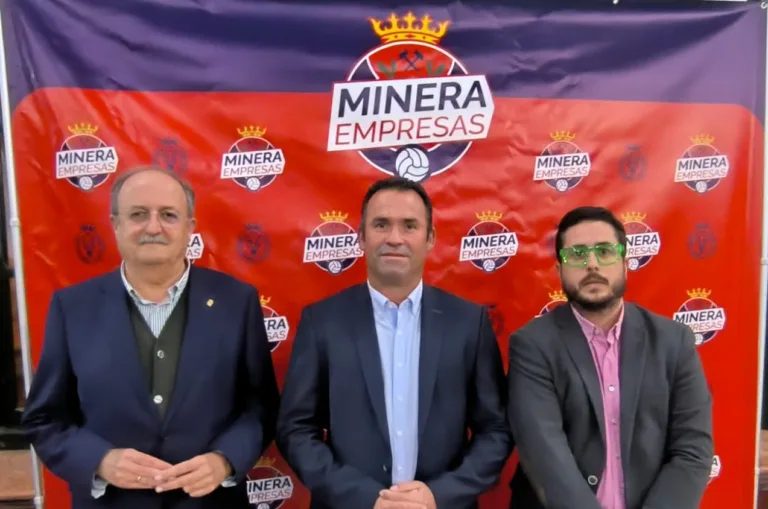 Minera Empresas reúne a más de cien personas para celebrar el histórico inicio de temporada de la Deportiva Minera