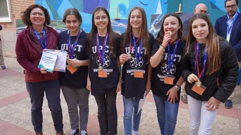 Alumnas del IES Sanje de Alcantarilla ganan la Olimpiada de Ingeniería de Caminos, Canales y Puertos