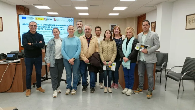 La comunidad energética ‘Fortuna en tus manos’ ahorrará más de 30.800 euros a los comercios locales