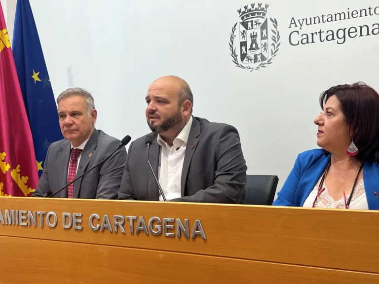 El PSOE exige a Noelia Arroyo que acepte la cesión de las piscinas y las instalaciones deportivas de Tentegorra