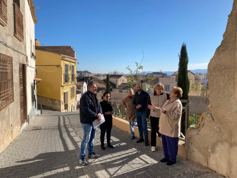 Vecinos de San Juan exigen al Ayuntamiento de Lorca la creación de aparcamientos en su barrio