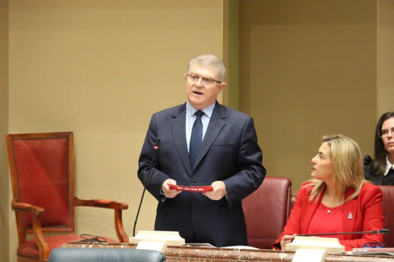 López Miras bloquea los presupuestos de la Región de Murcia y se pliega al chantaje de Vox