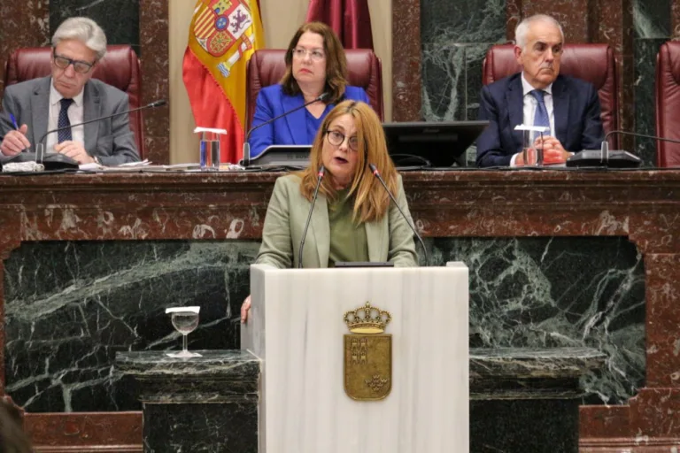 Murcia lidera la desigualdad salarial mientras el Gobierno regional cede ante Vox