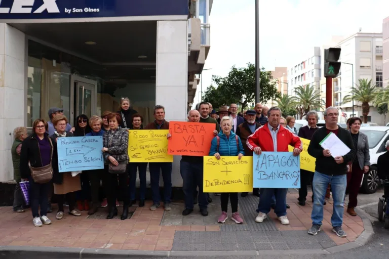 El PSOE de Lorca denuncia el abandono bancario en La Viña, San Antonio y Alfonso X