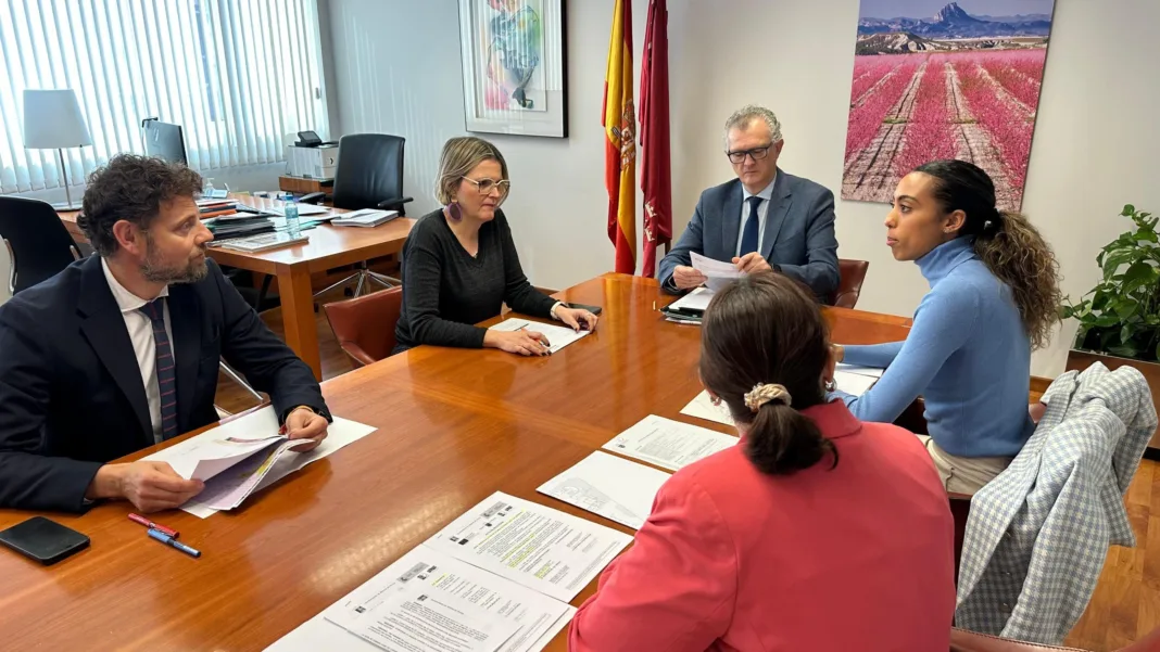 Alhama exige al Gobierno regional soluciones urgentes para su sanidad mientras López Miras sigue retrasando las obras