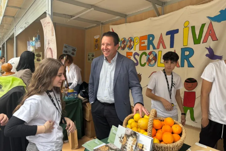 El Colegio Santa Clara de Mula brilla en la VI Feria de Cooperativas Escolares en Murcia