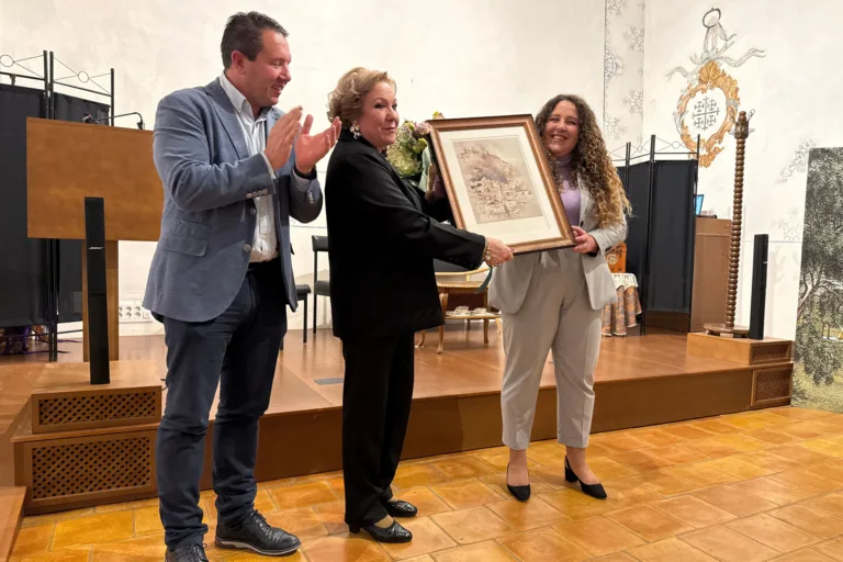 Mula celebra el 8M con un homenaje a Encarna de las Telas y la promoción del talento literario local