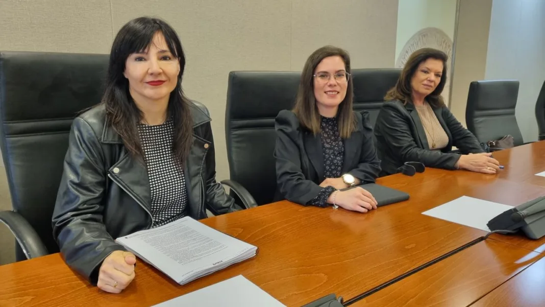 El PSOE denuncia derivaciones ilegales del SMS a la sanidad privada por valor de 23 millones de euros