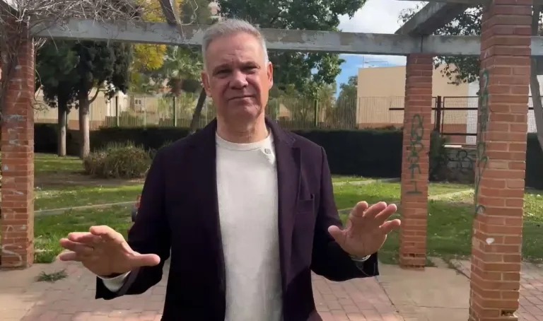 El PSOE denuncia el estado ruinoso del Parque del Ensanche y exige su inmediata rehabilitación