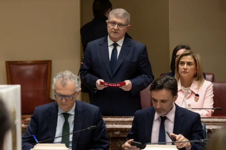 Vélez acusa a López Miras de traicionar a la Región de Murcia con los “presupuestos del chantaje”